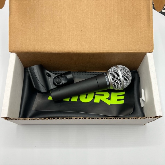NIB Shure SM58 Legendary Vocal Microphone with Mic Clip and Zipper Pouch - Picture 7 of 7